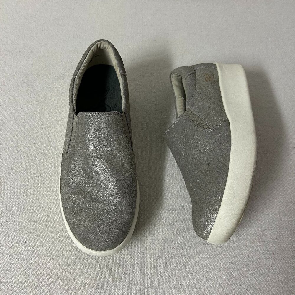 OTBT Camile Platform Slip On Sneakers Women's 7.5M Silver Leather